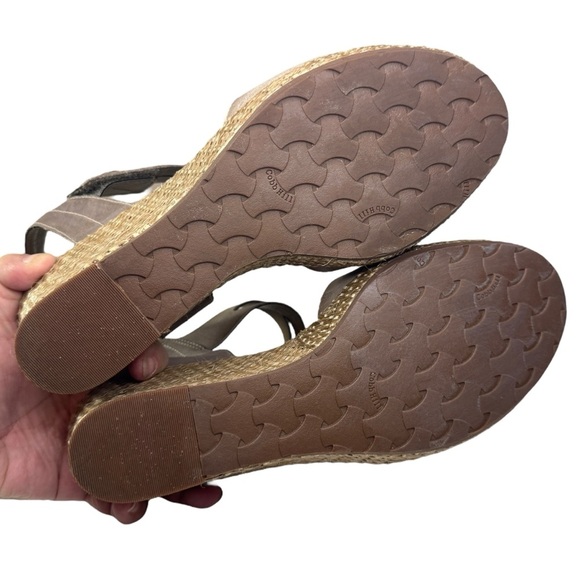 Cobb Hill New Balance wedge sandals shoes women’s size 10 taupe gray/beige